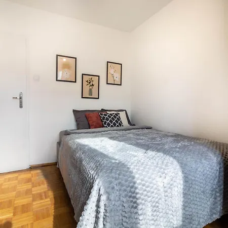 Ul Orzechowa Apartment